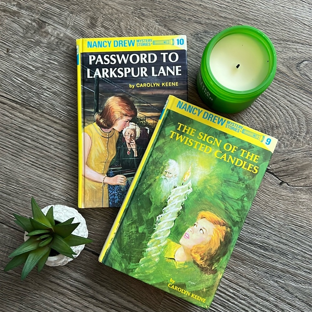 VINTAGE Y2K Nancy Drew book lot, 📚 by Carolyn Keene